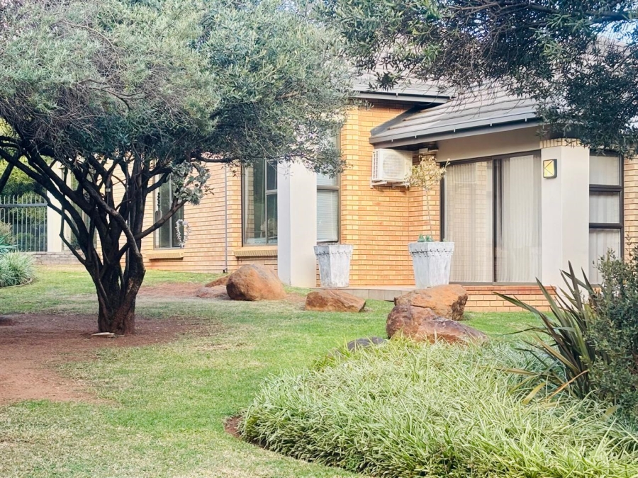 3 Bedroom Property for Sale in Vredenhof Sh Free State